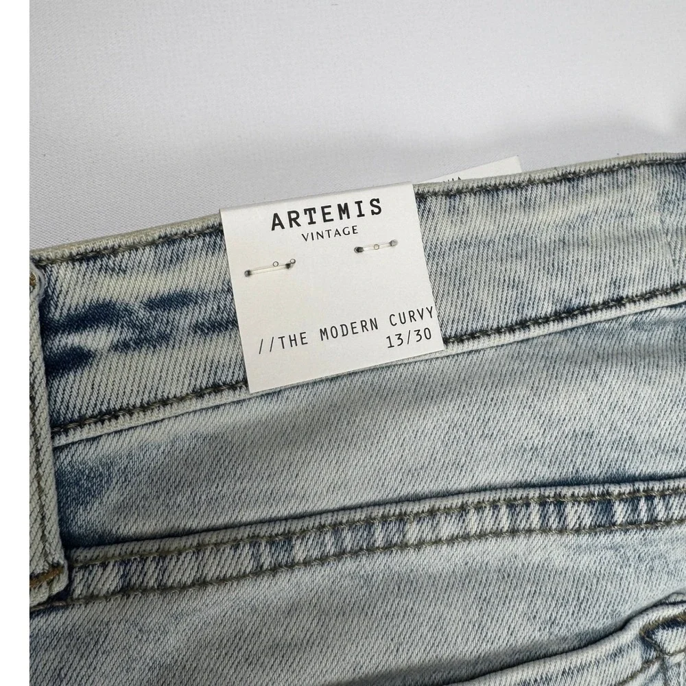 Artemis‎ Vintage The Modern Curvy Juniors Light Acid Wash Jeans Size 13/30